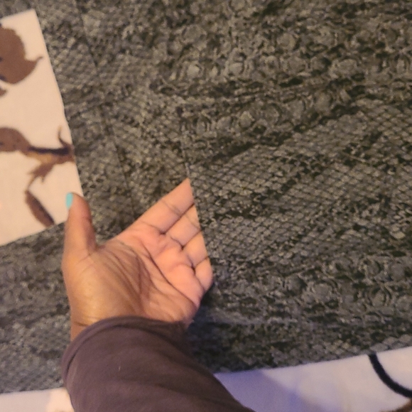 Guess Curve X Python Print Pants - Picture 9 of 14